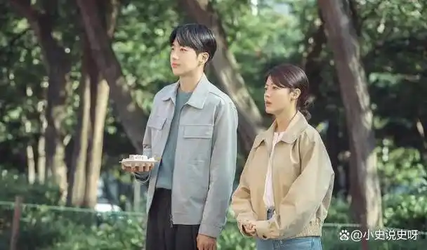 知名韩剧导演金希元以精湛的执导技艺和热门作品《文森佐》荣获韩国第