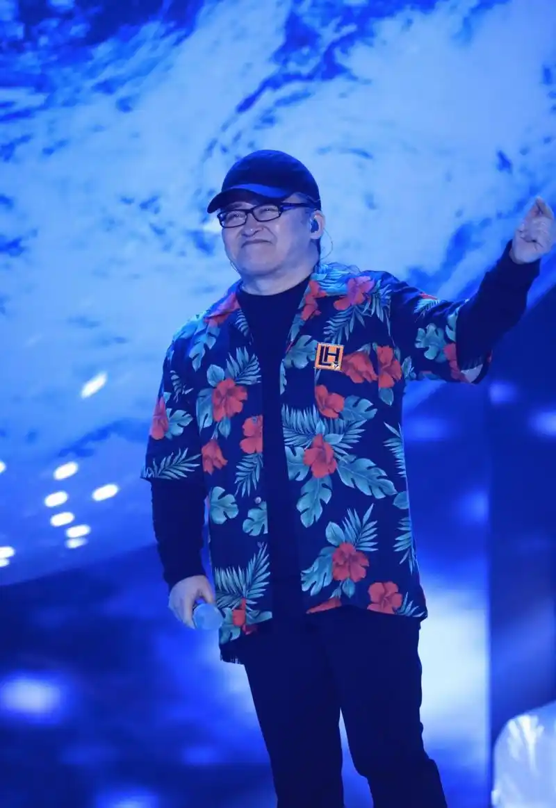 《中国好声音》导师阵容初看似乎的确有点弱,并没有像 周杰伦,刘欢