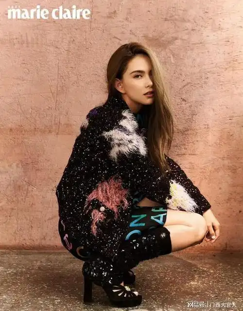 周杰伦的女人太迷人昆凌拍摄杂志封面大片