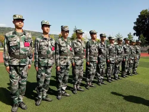 武山县2020年夏秋季"准新兵"役前训练,提前感受部队生活.