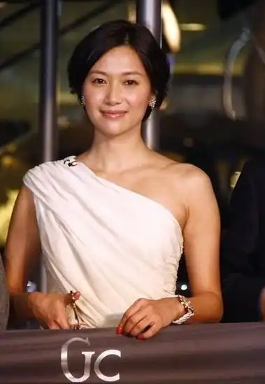 徐静蕾白色礼服