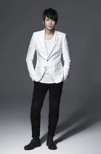 信全新单曲《一眼一生》,为都市"夹心糖"发声