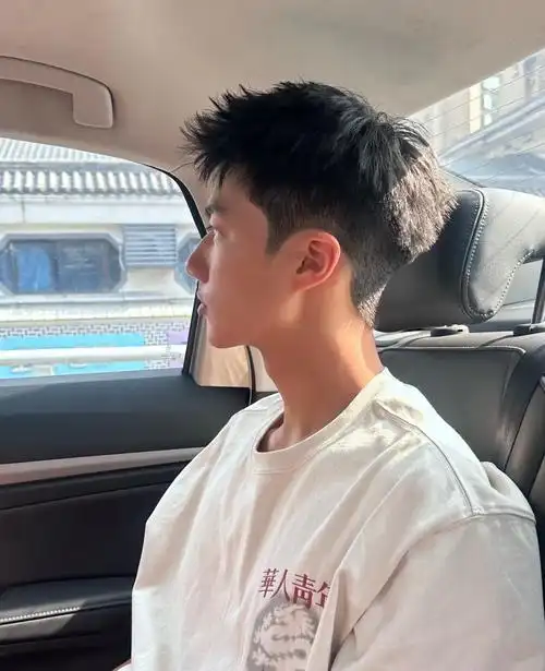 学剪帅气男生头