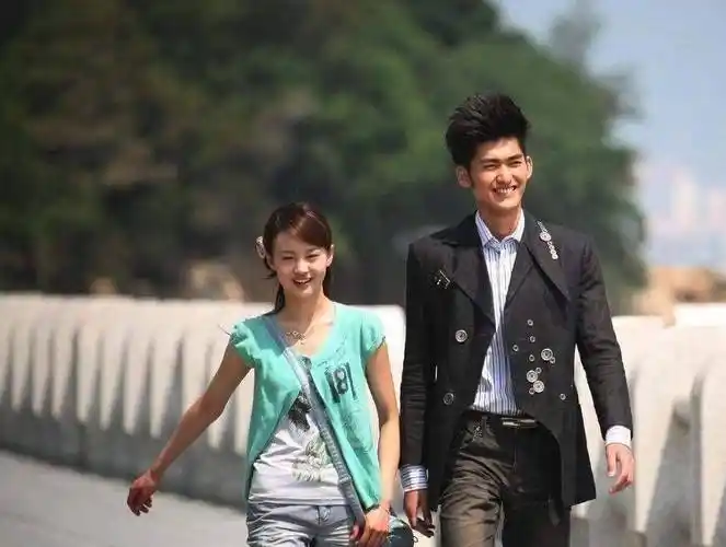 张翰坦言,初恋能跟他恋爱,是她这辈子最大的幸福,引发争议!