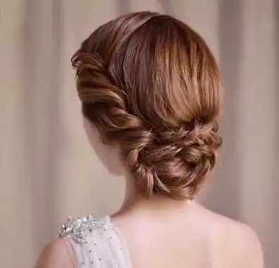 显气质韩式盘发教程 简单盘发技巧学习