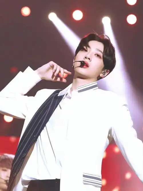 舞台赖冠霖杀疯了