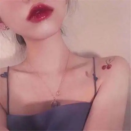 女生最美锁骨图片大全无水印 女生锁骨图片高清不露脸-女生图片