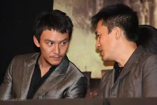 导演吴宇森及主演梁朝伟(听歌),林志玲(blog),金城武(听歌),张震等