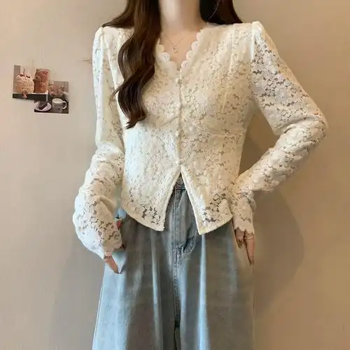 女洋气百搭蕾丝镂空花边小衫新款上衣胖mm大码2024春装