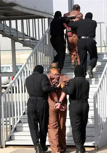 直击绞刑处决全过程死囚提一要求满足后黯然上路