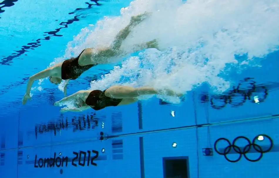女子花样游泳唯美瞬间(图)