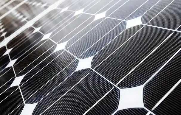 钙钛矿太阳能电池实验室光电转换效率快速增长,叠层电池效率已超越硅