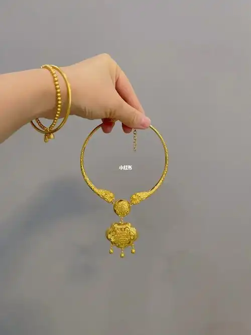 一周岁来自外婆的爱周大福百福锁项圈