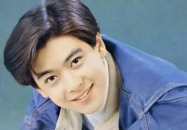 看到一则林志颖10月15日车祸后,首次晒出他家人给他庆祝生日的照片