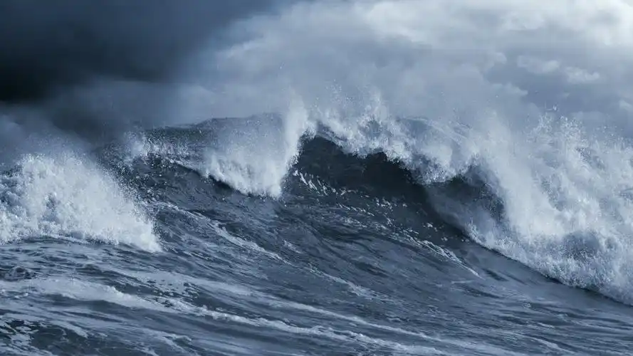 海洋巨浪浪花图片-风景壁纸-高清风景图片-第5图-娟娟壁纸