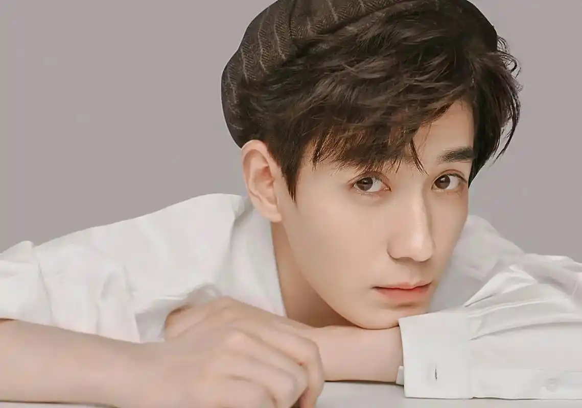 电脑壁纸 #朱一龙 - 抖音