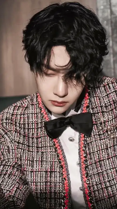 王一博 "2021年想做的事情就是去见你"