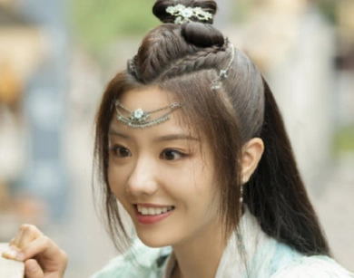 而潘美烨颜值高,可其实杨之楹颜值也是超级上镜.