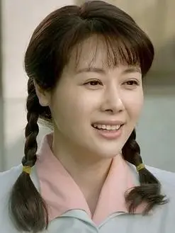 田佳敏(邓英饰演)