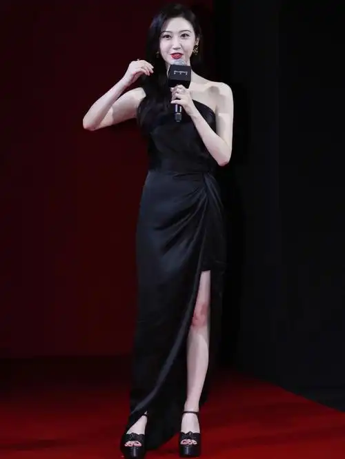 女星景甜现场活动照