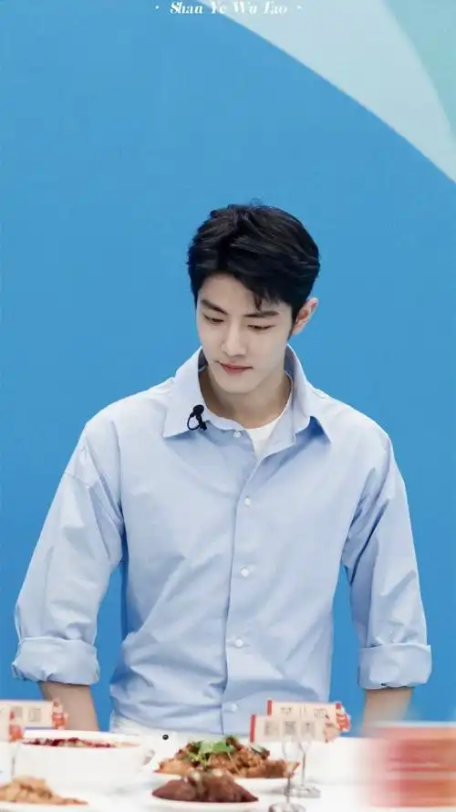 肖战浅蓝色衬衫直播造型##肖战老婆实时专用