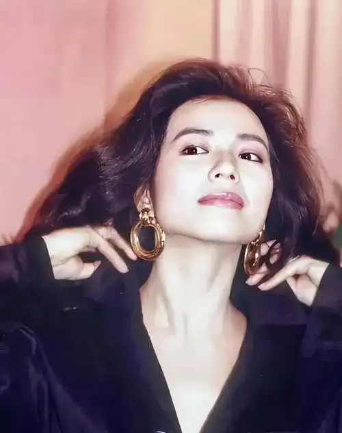 影星钟楚红美图楼《多图预警》