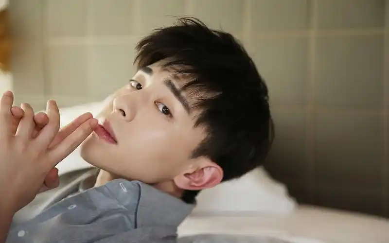 青春阳光花美男邓伦时尚写真,高清图片,电脑桌面-壁纸族