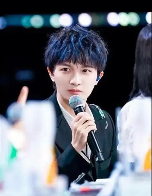 生米们准备好周深腹肌照