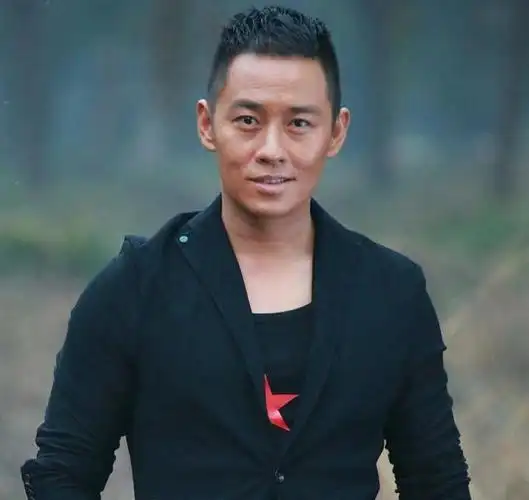 自从两人走到一起,王小毅就变得越来越离不开她了.