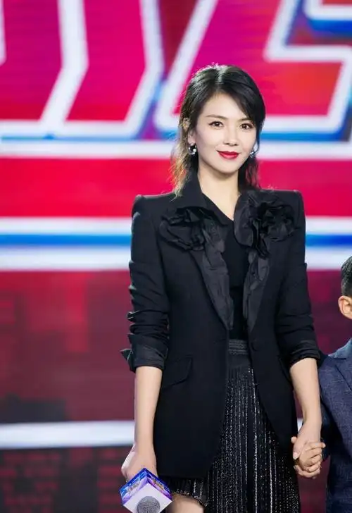 事实证明国民女神刘涛已经走上了另外一条不归路