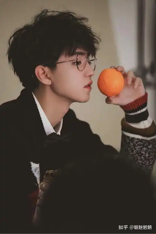 哪位姐妹有王俊凯的神仙图片啊