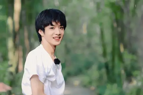 刘耀文|时代少年团tnt|饭拍饭修|图源微博见… - 堆糖,美图壁纸兴趣