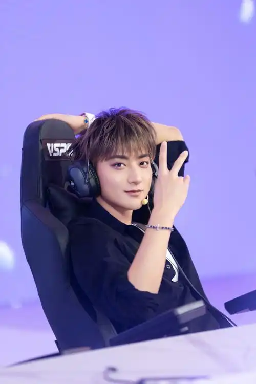 王者荣耀英雄助威大使黄子韬