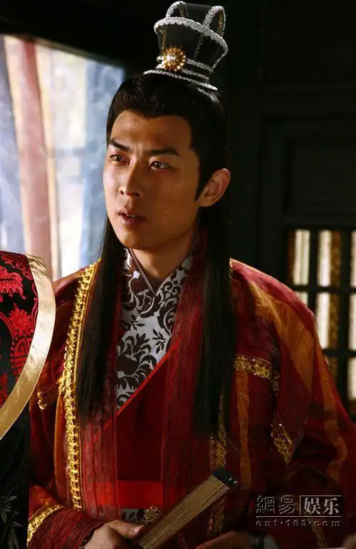 实力派青年演员雷雷加盟出演反面角色——庞虎一角.