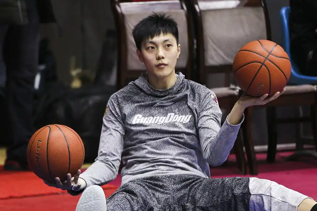 胡明轩22岁生快一波cba美少年壁纸送上快来查收