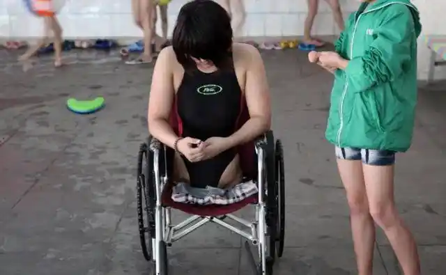 钱红艳虽然保住了性命,但由于伤势过重,骨盆以下被彻底截肢!