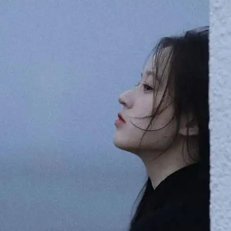 伤感高清侧脸女头像