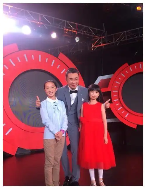 高博漂亮的老婆曝光他没能成央视一哥在生活中却是妥妥的一哥