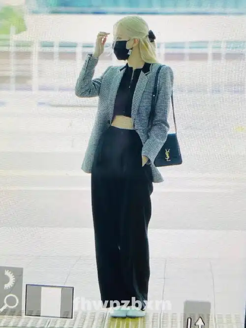 消息】210925@roses_are_rosie仁川机场出境饭拍预览(评论补图)cr