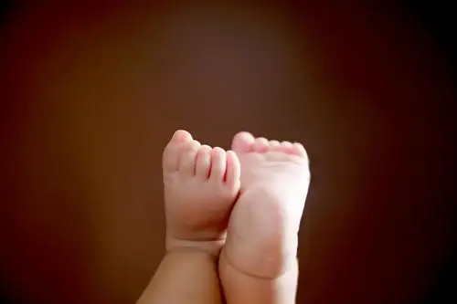 小小脚丫,一点点慢慢长大.