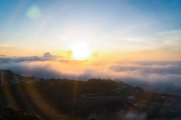 破晓(这月的追光之路)