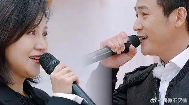 陆毅鲍蕾深情对唱,俩人含泪相拥太感人,谁不向往的这样爱情!
