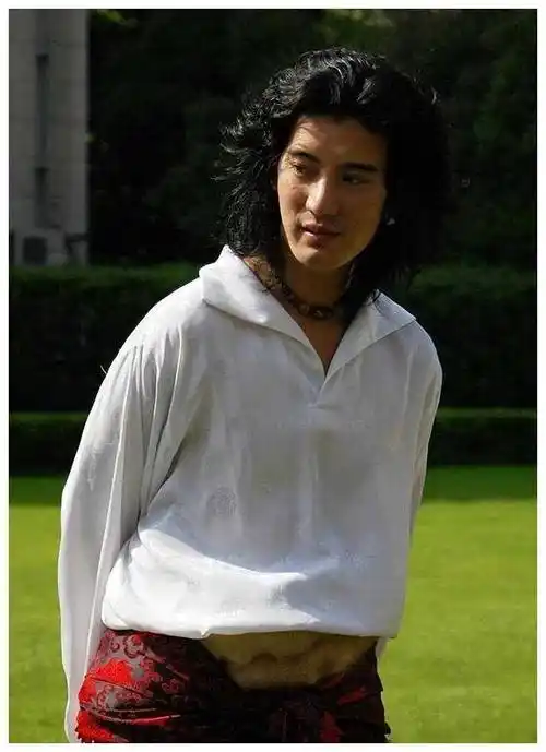 蒲巴甲的惊心三角恋黄体破裂揭风流何种花招闹翻天