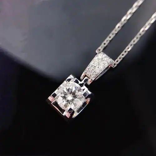 30分牛头钻石吊坠