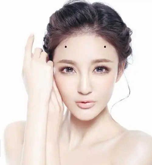 女人左脸侧面腮部上长痣什么含义 右脸呢_达一风水网