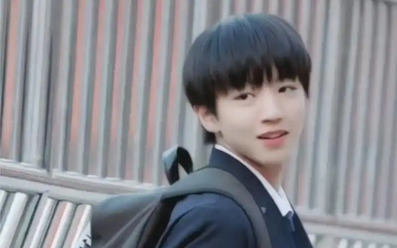 曾经稚嫩的脸庞 现在充满了成熟稳重.#王俊凯#小别离