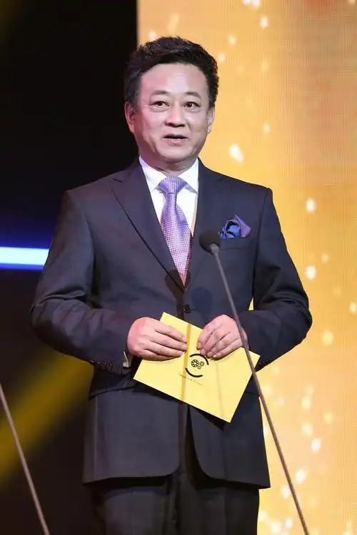 弦子和朱军最新消息 朱军为什么退出央视节目主持 - 虾皮情感网