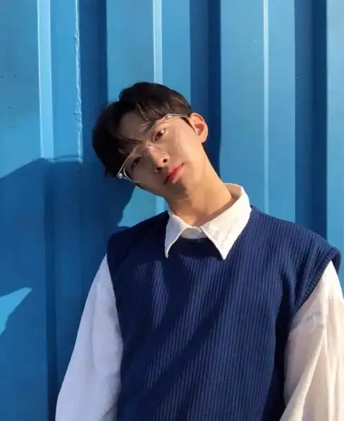 戴眼镜的小哥哥选这款很帅