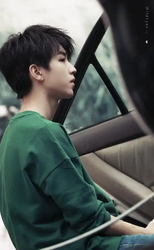 不愧是世界第一初恋王俊凯!@tfboys-王俊凯#王俊凯机场路透