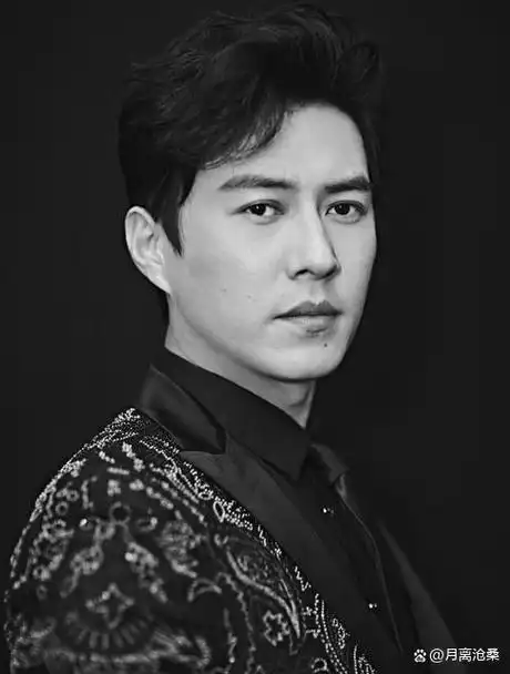 演员靳东:受不了江珊女儿满脸嫌弃,余生决定不会辜负离异的李佳